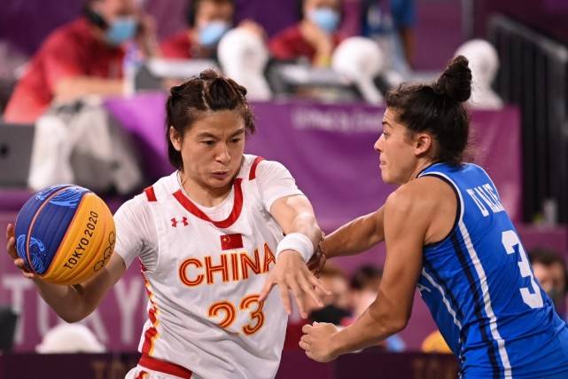 今日亚泰降级，而昨日以亚泰梯队为班底的泰州队夺得苏超冠军（冰火两重天：亚泰今遭降级，昨由其梯队班底的泰州队问鼎苏超）