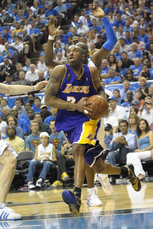 英超半场：沃尔特马德双响，内托进球被吹，纽卡2-0切尔西（英超半场战报：沃尔特马德梅开二度，内托进球被判无效，纽卡2-0领先切尔西）