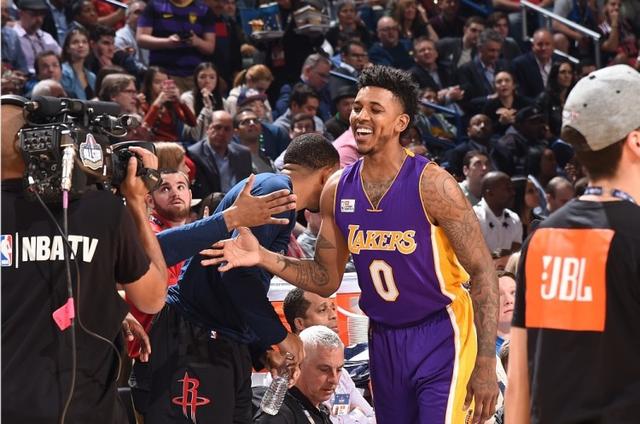 西甲前瞻：矛与盾之战！黄潜信奉防守至上，巴萨火力冠绝西甲（西甲前瞻：巴萨最强火力挑战黄潜钢铁防线，攻防极致对决）