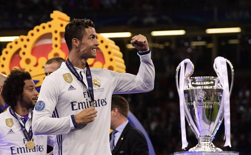 NBA球队战术解析：雄鹿防守策略调整,（NBA战术深度解读：雄鹿防守体系的调整）