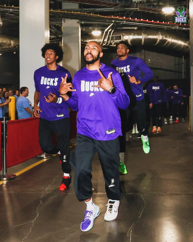 西甲：巴萨4-1大胜瓦伦西亚（西甲：巴萨4-1轻取瓦伦西亚）