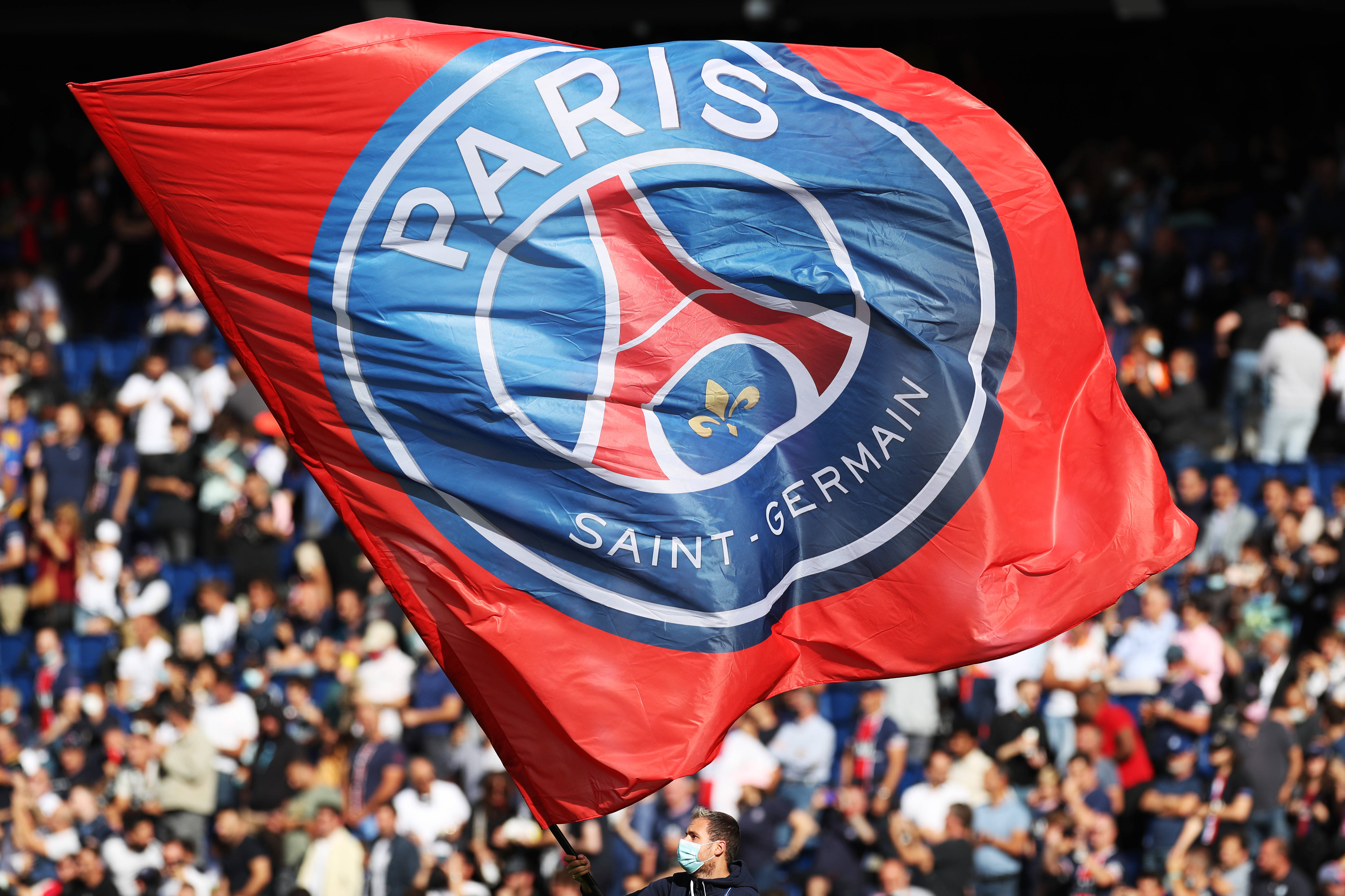 马德兴：有关方面对王洪亮带队0-3巴西不满，却对女足0-8沉默（马德兴：相关方面对王洪亮率队0-3负巴西不满，对女足0-8却集体失声）