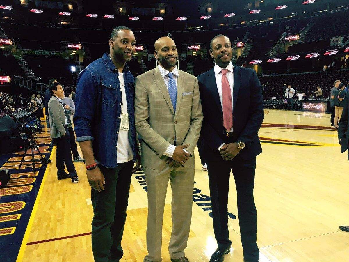 足球中超球队宣布签下五大联赛中场悍将（中超俱乐部官宣引进五大联赛强悍中场）