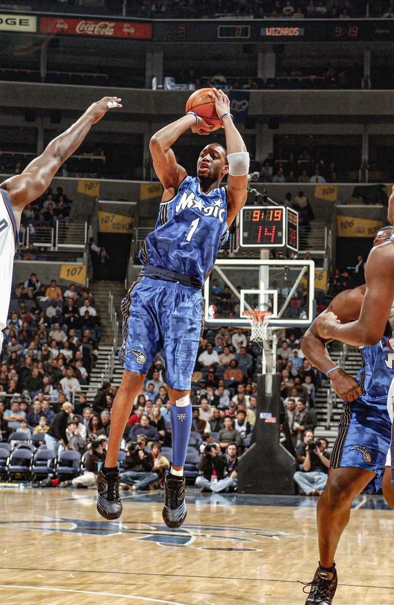 NBA杯八强对阵出炉，雷霆&魔术领衔东西部（NBA杯八强揭晓：雷霆与魔术领衔东西两区）