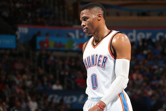 诺伊尔谈续约：取决于我的身体状态，明年3月我会认真考虑（诺伊尔：续约与否看身体，明年3月作出慎重决定）