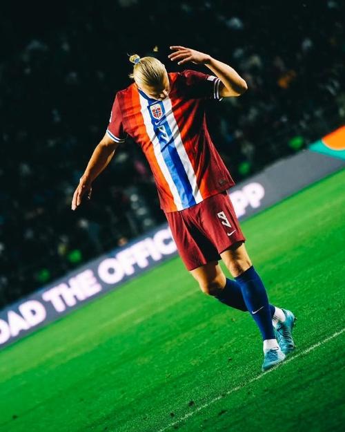 进球击溃利物浦！吉布斯·怀特生涯首次连续3场英超进球（吉布斯·怀特英超生涯首次三连斩，进球重创利物浦）