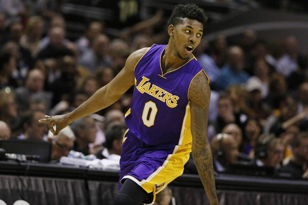 斯基拉：因西涅有望自由转会加盟拉齐奥，并签约至2027年（斯基拉：因西涅或以自由身加盟拉齐奥，合同至2027年）