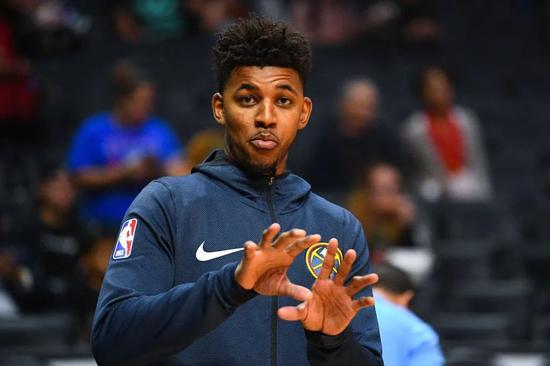 孙兴慜：我不会在冬窗租借回欧洲；作为前锋进球比吃饭还重要（孙兴慜：冬窗不租借回欧洲，作为前锋进球比吃饭更要紧）