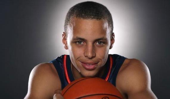 皇马客战阿拉维斯大名单：仅有5名后卫，其中包含两名二队后卫（皇马客场战阿拉维斯名单：后卫仅5人，其中两名来自二队）